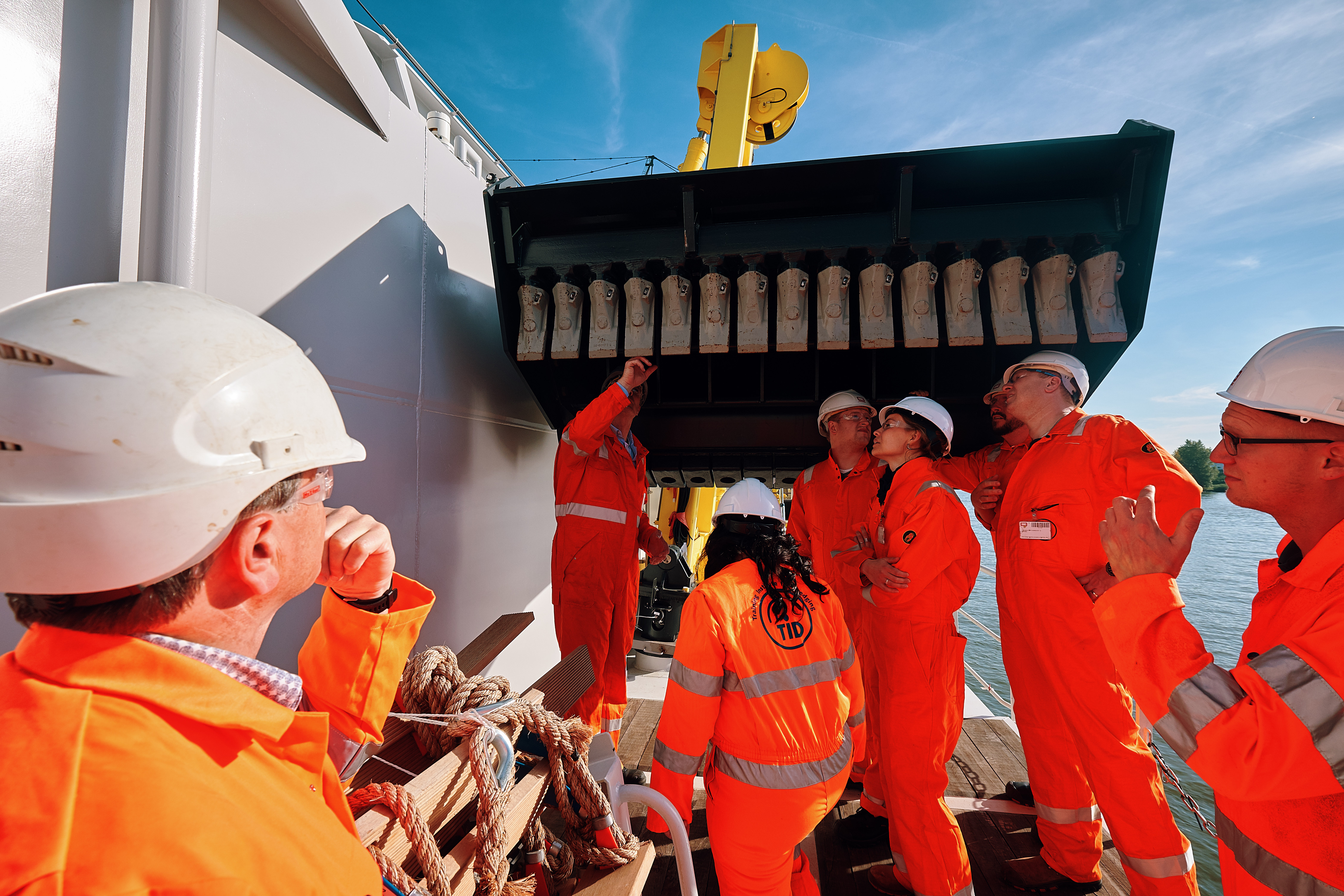 IHC tour students general dredging course